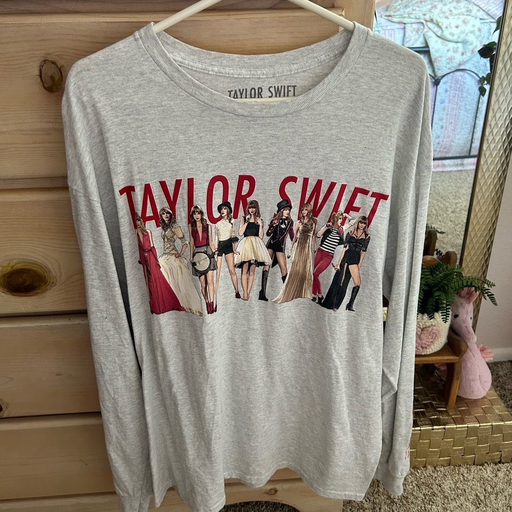 Taylor Swift Long sleeve❤️✨